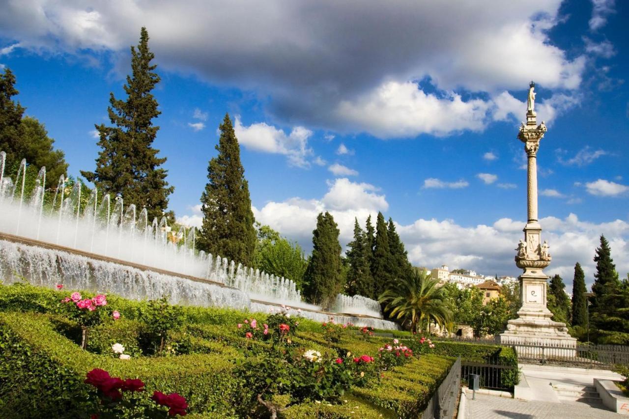 Apartamentos Junto A Jardines Del Triunfo Granada Ngoại thất bức ảnh